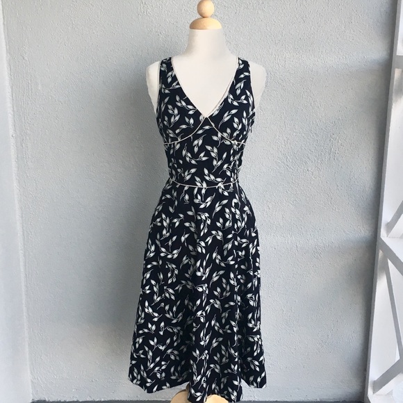 gap black and white dress